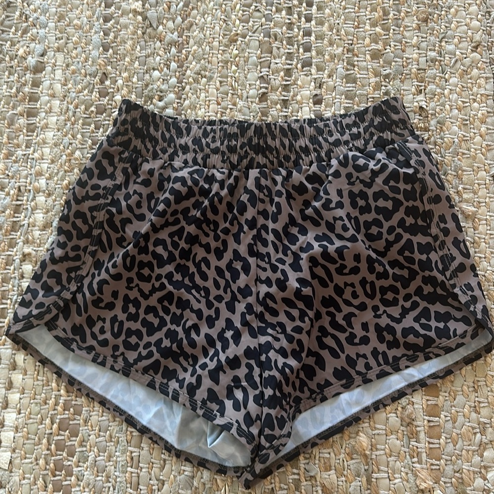 Year of Ours running shorts Size Small🖤
